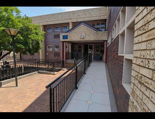 BUSINESS PROPERTY TO RENT IN LYNNWOOD